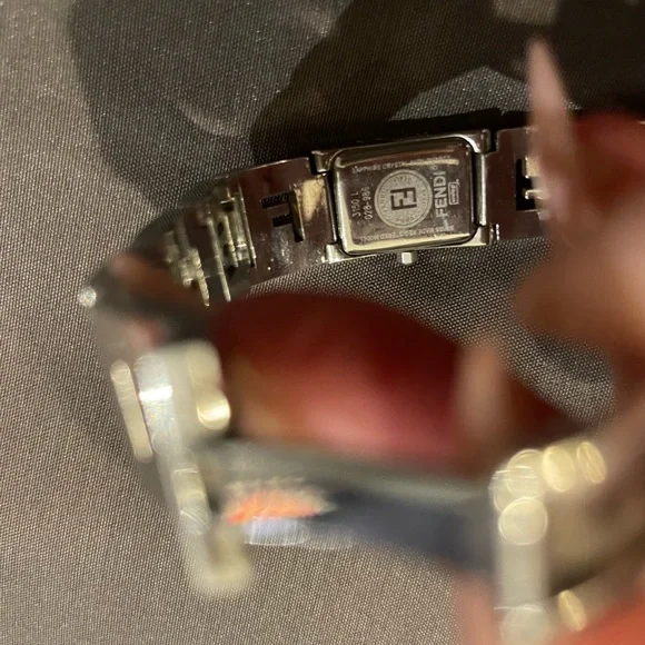 FENDI Watch - Picture 9 of 12